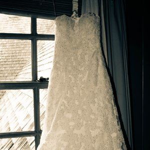 Size 2 Maggie Sottero Wedding Dress